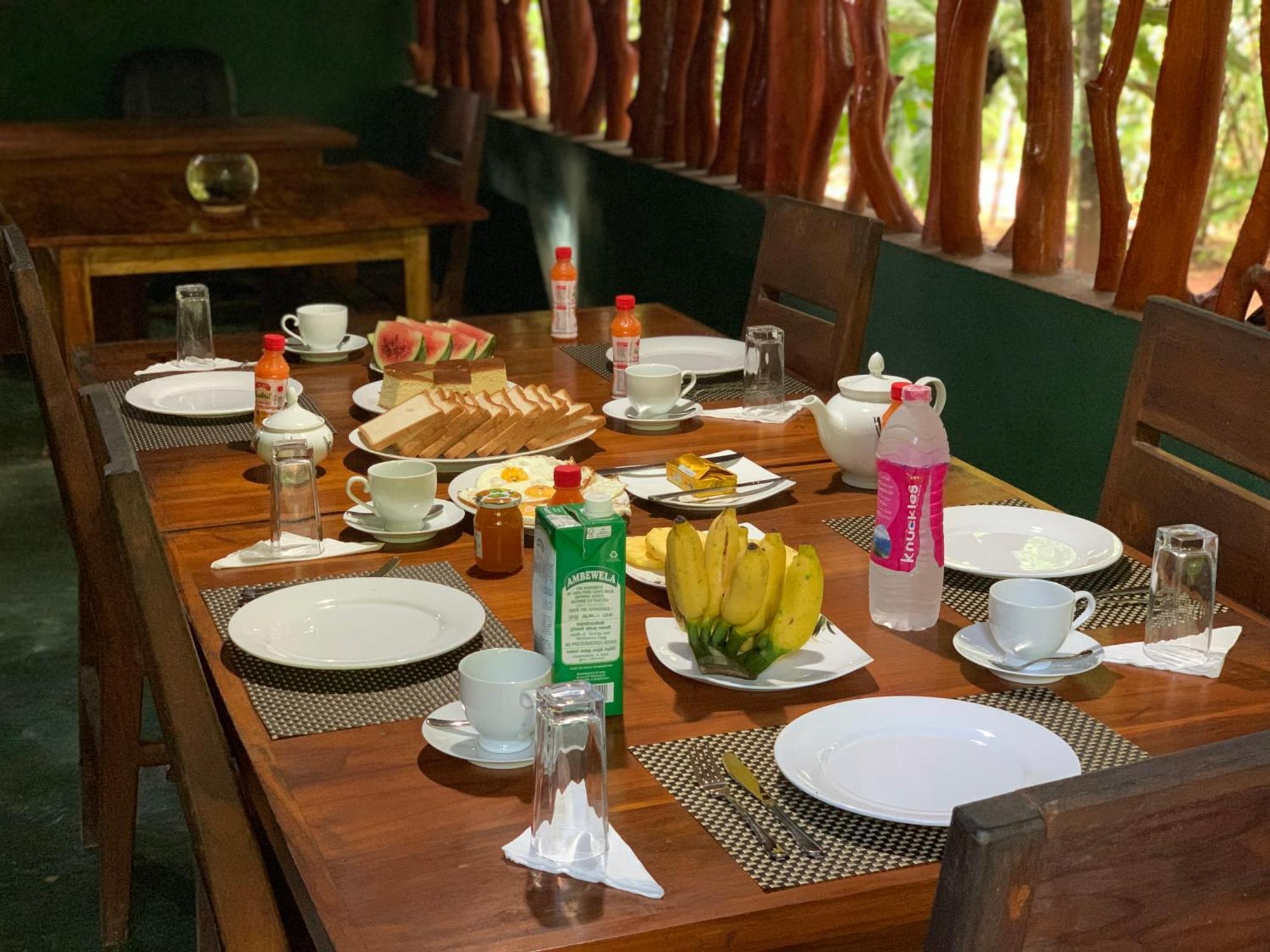 Walawa Blue Sapphire Hotel Udawalawe Ngoại thất bức ảnh