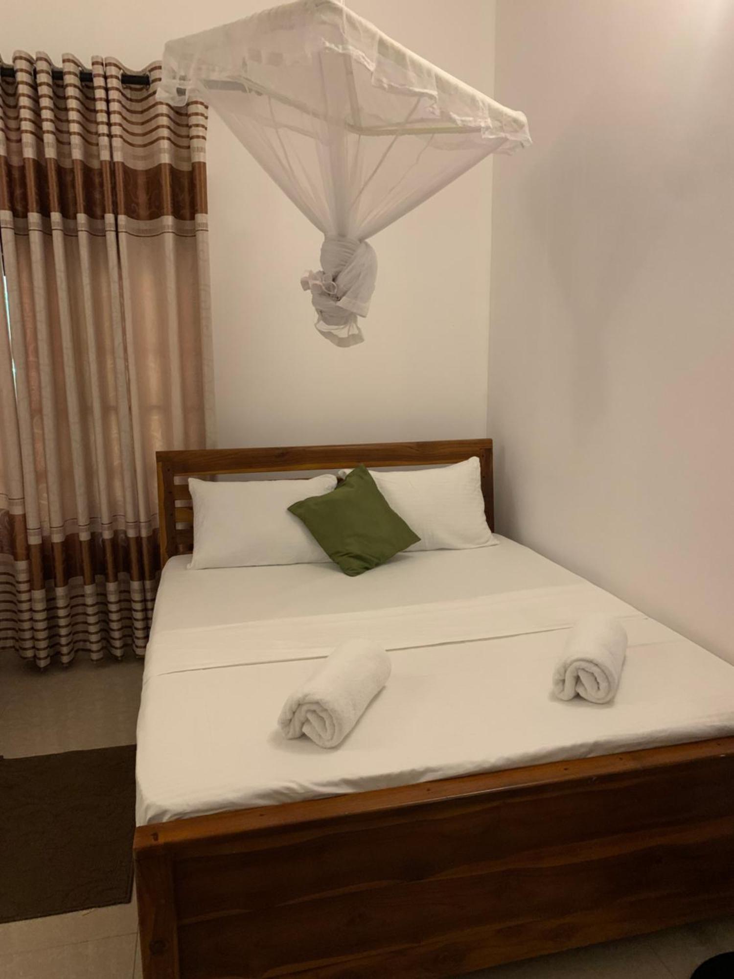 Walawa Blue Sapphire Hotel Udawalawe Ngoại thất bức ảnh