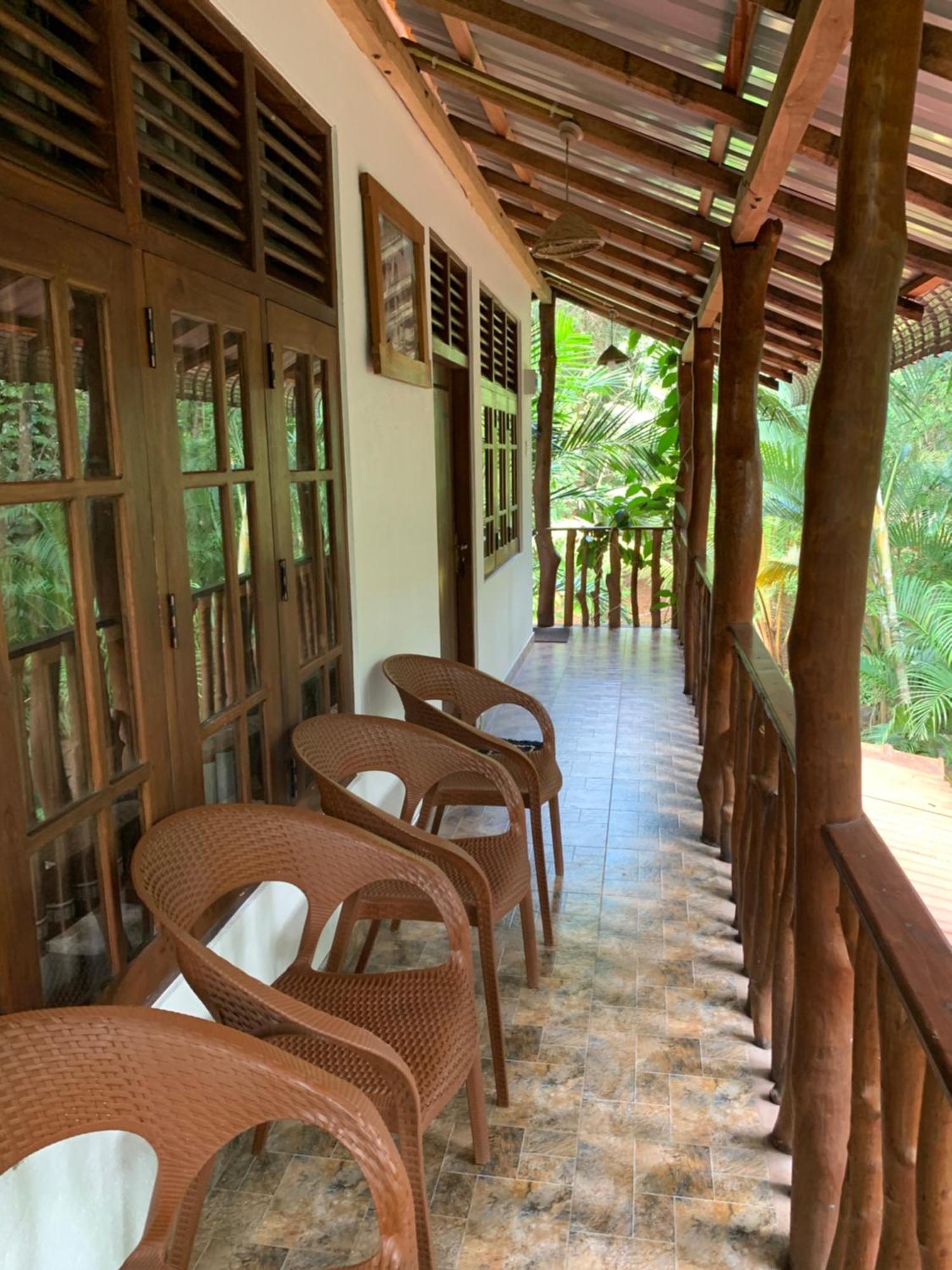 Walawa Blue Sapphire Hotel Udawalawe Ngoại thất bức ảnh