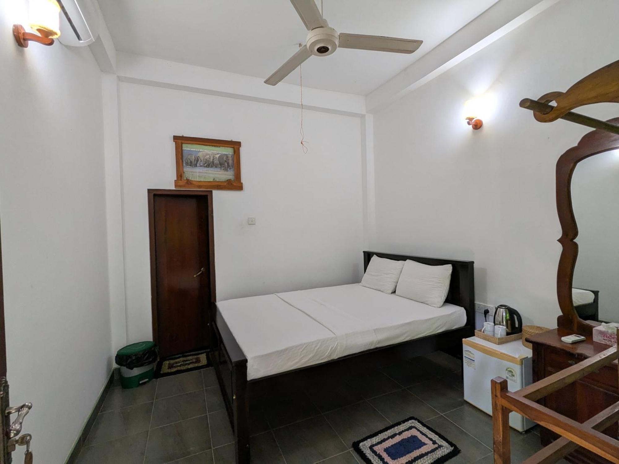 Walawa Blue Sapphire Hotel Udawalawe Ngoại thất bức ảnh