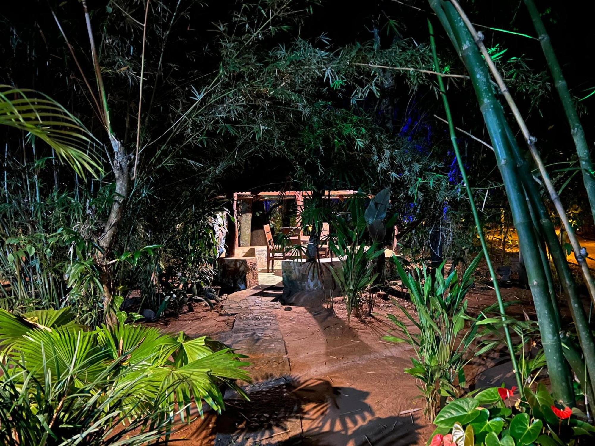 Walawa Blue Sapphire Hotel Udawalawe Ngoại thất bức ảnh